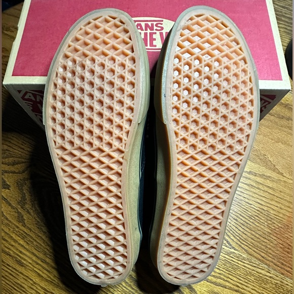 Vans Authentic Heritage low-top shoe Size 7.5/9 - Picture 5 of 5